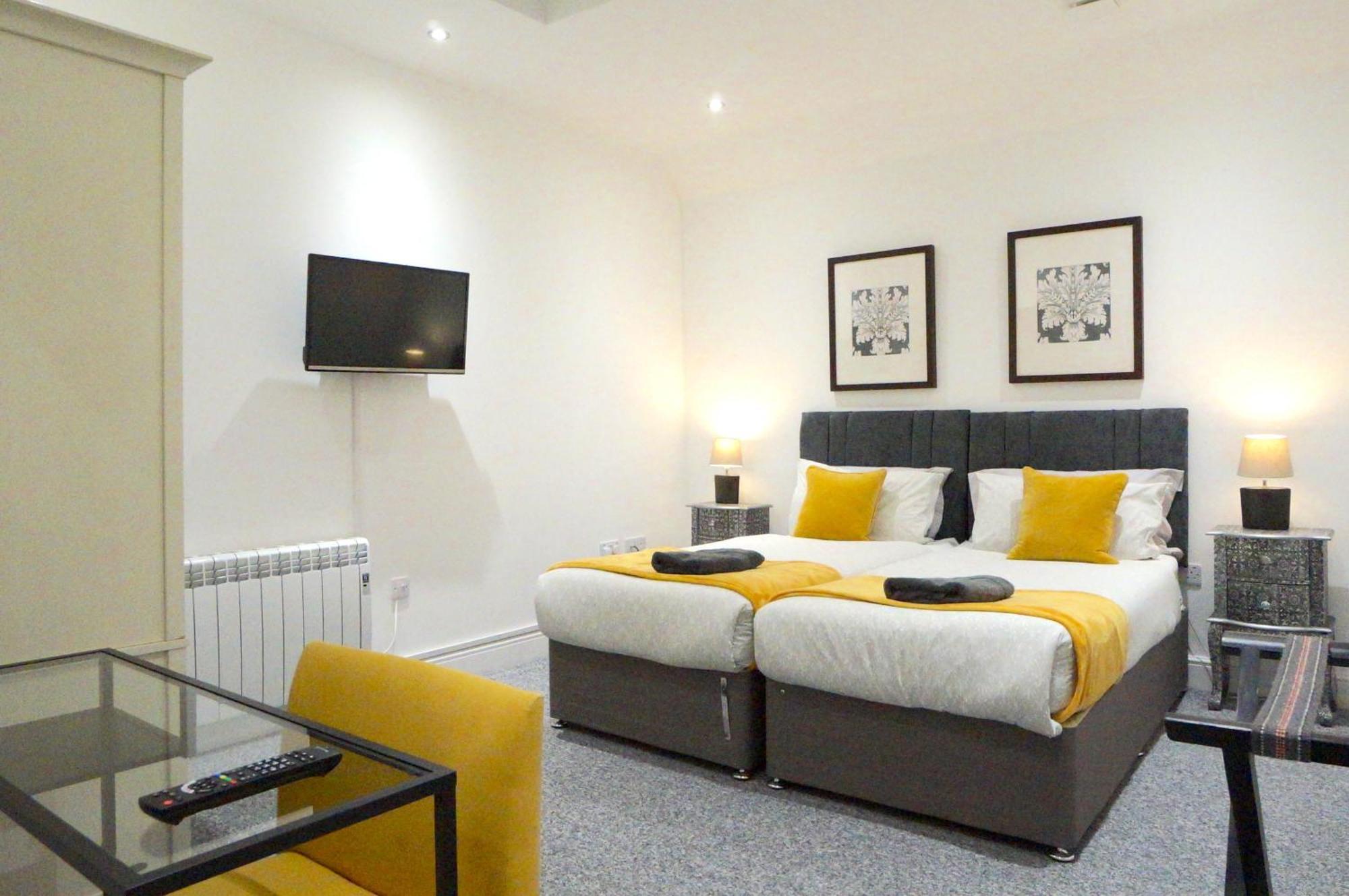 Premium Apartments Thatcham Broadway Room photo