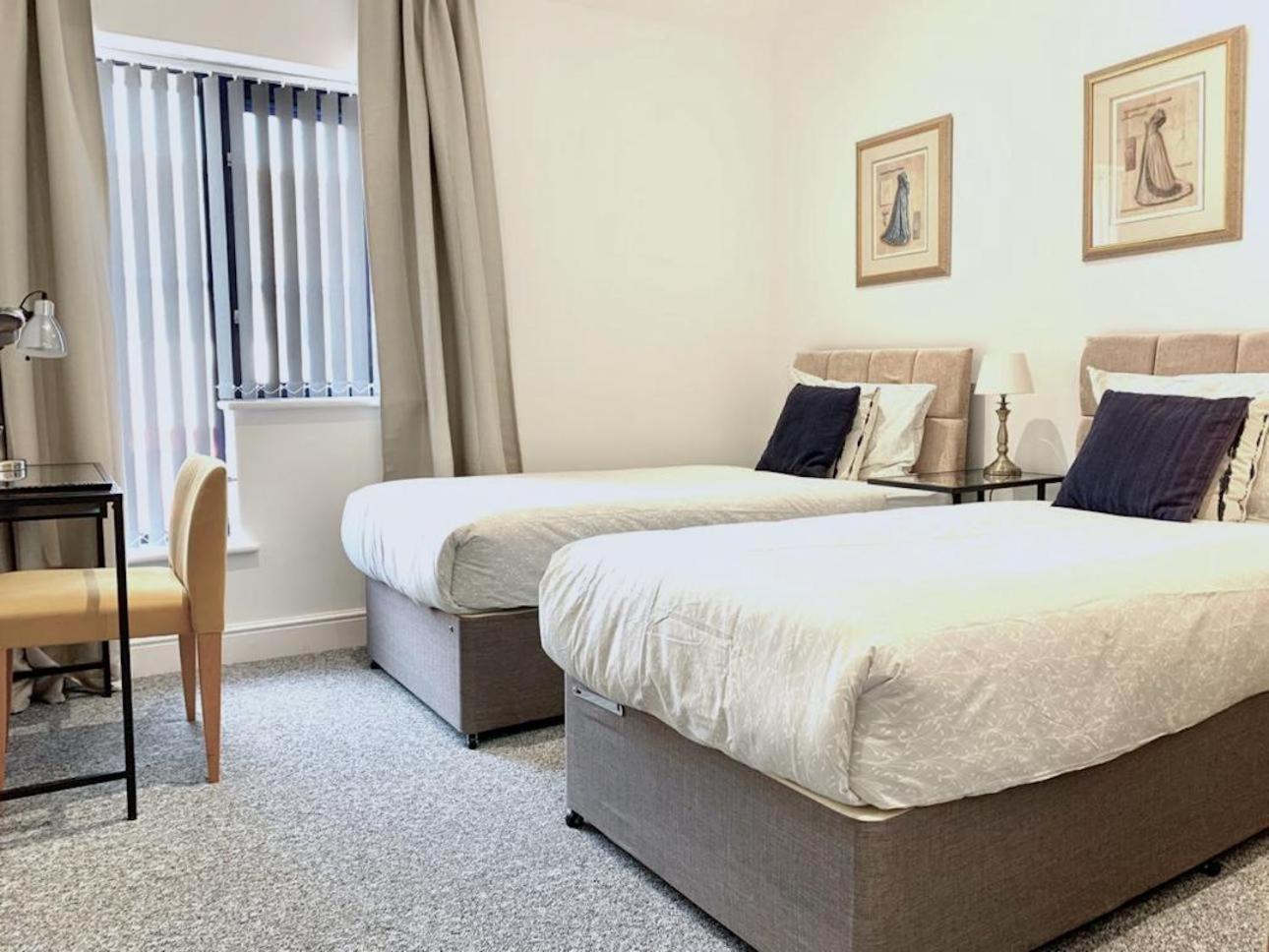 Premium Apartments Thatcham Broadway Room photo
